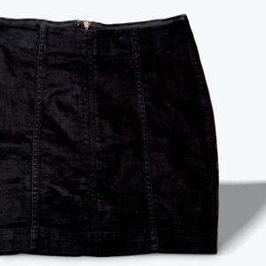 Free People Black Denim Mini‎ Skirt Zipper Front Panel Seams Size 4